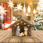 Presépio Porcelana Iluminado Led 3 Figuras 8cm E Casa 17cm -