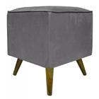 Pufe Quadrado Em Suede Cinza Pé Palito Inclinado