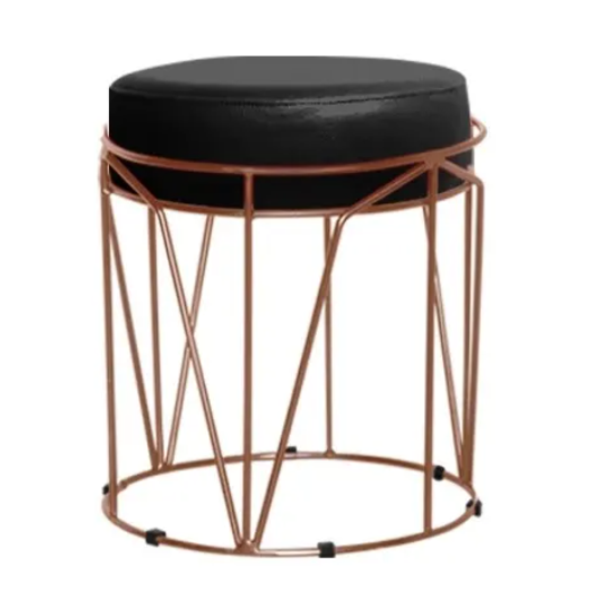 Puff Aramado Polo Corino Preto Base Bronze Bnn Decor