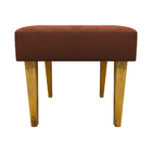 Puff Decorativo Para Sala Charme Suede Bordô Pé Castanho - Cl