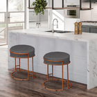 Puff Decorativo Redondo Sakura Base Metal Bronze Suede Cinza