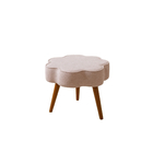 Puff Flor Em Bouclé Com Pés Em Madeira Maciça Reforçada