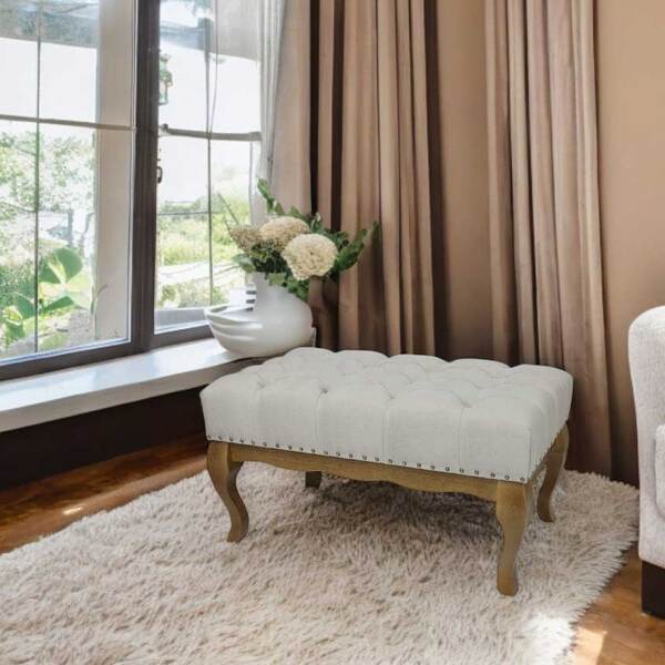 Puff Luna Grande Capitonê E Tachas Linho Bege Claro E Verniz