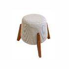 Puff Malibu Decorativo Com Linho Bolonha E Pés Em Madeira
