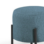 Puff Redondo Liverpool De Linho Pés De Ferro  - Azul