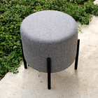 Puff Redondo Liverpool De Linho Pés De Ferro - Cinza