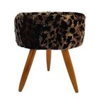 Puff Redondo Luxo Para Sala Penteadeira Pelucia Onça Pés Pali