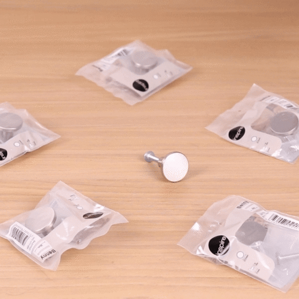 Com acabamento em níquel