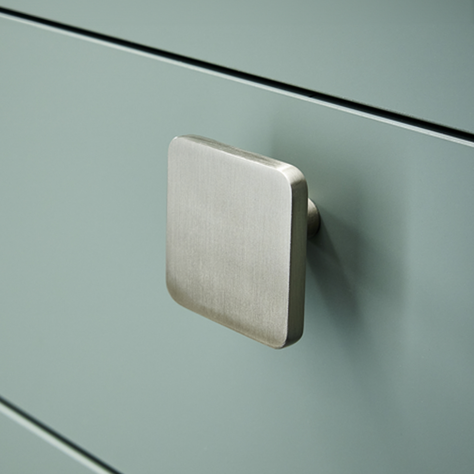 Design minimalista com facilidade na abertura