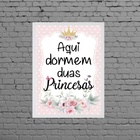 Quadro Aqui Dormem Duas Princesas 24x18cm - Com Vidro Moldura
