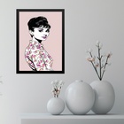 Quadro Audrey Hepburn Romântica Floral 33x24cm Moldura Branca