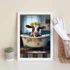 Quadro Banheiro Vaca Tomando 33x24cm - Com Vidro Moldura Preta