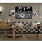 Quadro Barcelona Leoa Preto e Branco 30x90cm