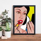 Quadro Branca De Neve Passando Batom 33x24cm - Com Vidro Mold