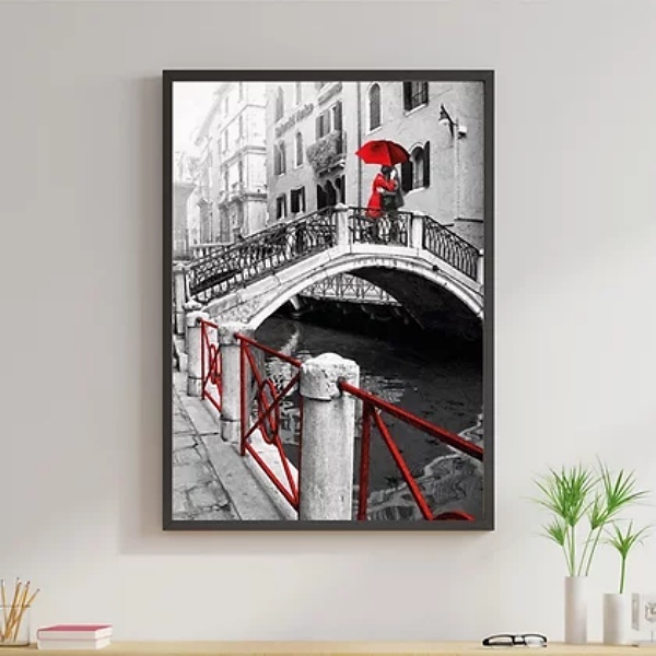 Quadro Casal Com Sombrinha Vermelha 33x24cm Moldura:madeira P