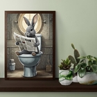 Quadro Coelho No Banheiro Lendo Jornal 24x18cm - Com Vidro Mo