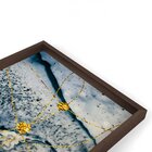 Quadro Com Moldura Chanfrada Elementos Dourados