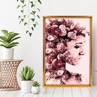 Quadro Com Moldura Chanfrada Mulher Com Rosas