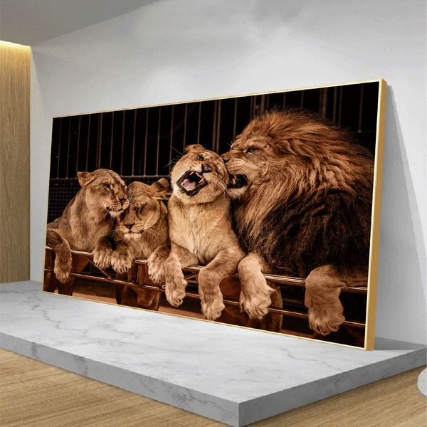 Quadro Decorativo Animais Família Leão Com Moldura Dourada 200x135