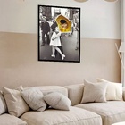 Quadro Decorativo Beijo Casal Retrô  - 70x50cm Moldura Preta