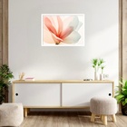 Quadro Decorativo Flor Pétalas Suave  - 50x70cm Moldura Preta
