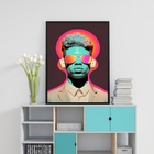 Quadro Decorativo Ouvindo Música 33x24cm - Com Vidro Moldura