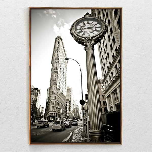 Quadro Decorativo Vertical Com Moldura Fifth Avenue Building