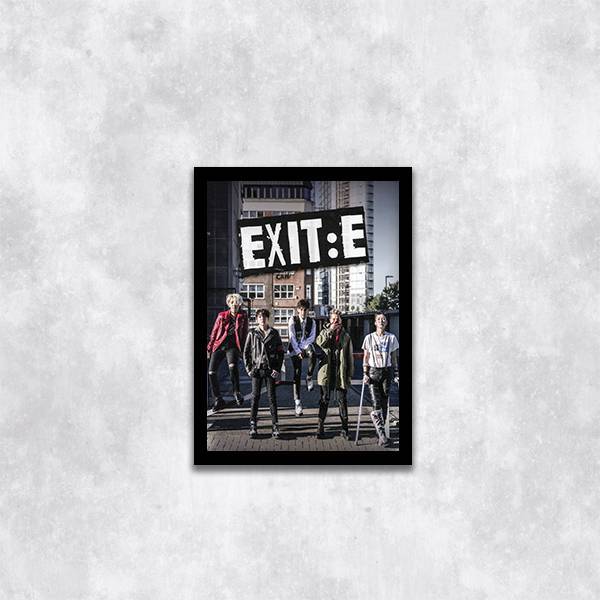 Quadro Exit K-pop 45x34cm - Com Vidro Moldura:madeira Preta
