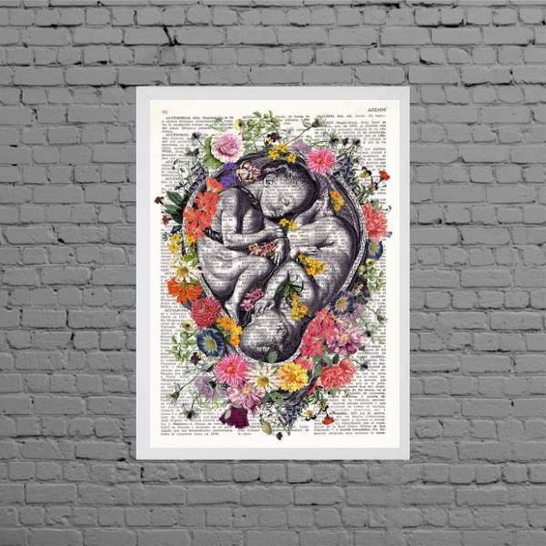 Quadro Fetos Gêmeos Com Flores 24x18cm Moldura:madeira Branca