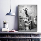 Quadro Girafa No Banheiro Lendo Jornal 45x34cm Moldura:madeir