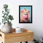 Quadro Leão Bubble Gum Azul E Rosa 33x24cm - Com Vidro Moldur