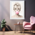 Quadro Marilyn Monroe Pink Bubble Gum 60x48cm Moldura:madeira