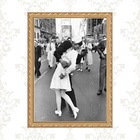 Quadro Moldura Dourada Beijo Segunda Guerra 24x18cm Acabament