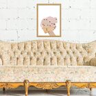 Quadro Moldura Dourada Menina Com Pássaros 24x18cm Acabamento