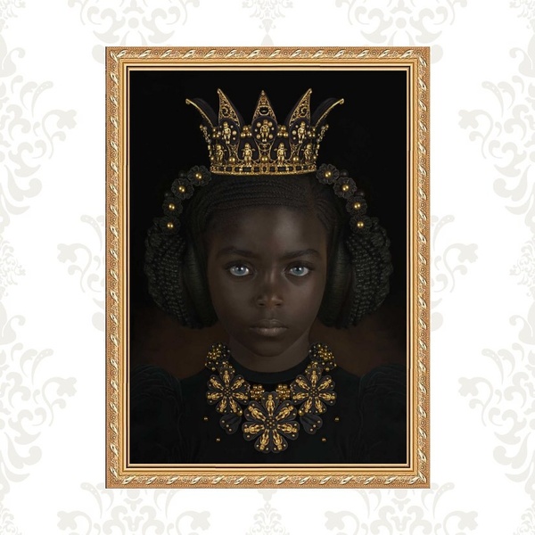 Quadro Moldura Dourada Menina Negra Fone Ouvido 24x18cm Acaba