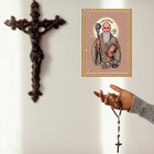 Quadro Moldura Dourada São Bento Cruz Sagrada 33x24cm Acabame