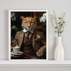 Quadro Onça Elegante Tomando Café 45x34cm - Com Vidro Moldura