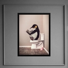 Quadro Pinguim No Banheiro Lendo Jornal 33x24cm Moldura:madei