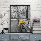 Quadro Praça Sombrinha E Flores Amarelas 33x24cm - Com Vidro