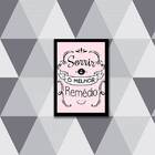 Quadro Sorrir É O Melhor Remédio 45x34cm - Com Vidro Moldura: