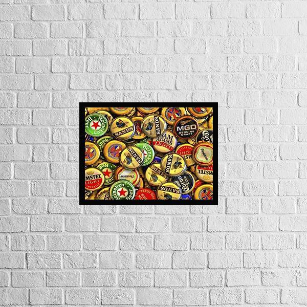 Quadro Tampinhas De Cerveja 33x24cm - Com Vidro Moldura:madei
