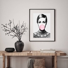 Quadro Twiggy Bola Chiclete - 60x48cm Moldura:madeira Branca