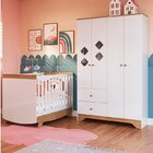 Quarto De Bebê Berço Americano E Guarda Roupa Com Janelas Los