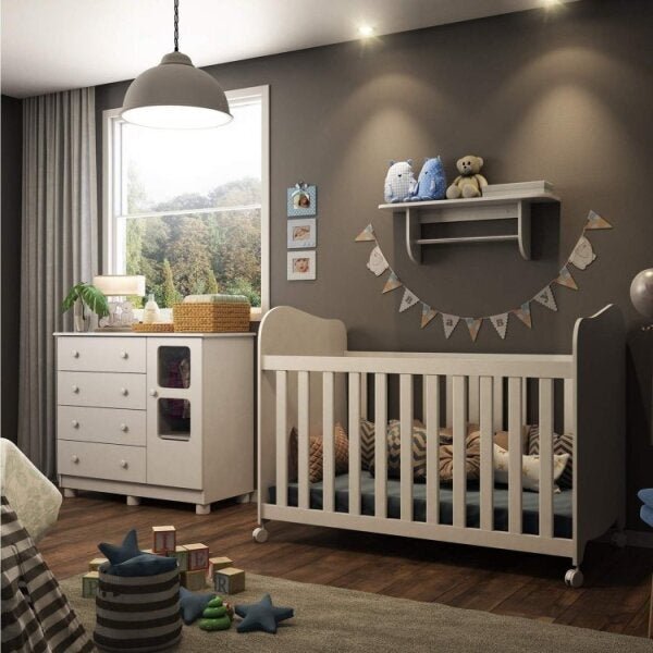 Quarto De Bebê Com Berço Cômoda Com Janela E Prateleira 100%