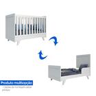 Quarto De Bebê Com Berço Retrô, Cômoda E Prateleira Branco