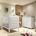 Quarto De Bebê Com Cômoda 1 Porta 4 Gavetas E Berço Capitonê