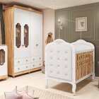 Quarto De Bebê Com Guarda-roupa Com Janelas E Berço Com Capit