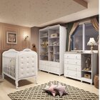 Quarto De Bebê Com Guarda Roupa Cômoda Com Janelas E Berço Co