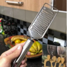 Ralador De Mão Em Aço Inox Multiuso Queijo Legumes Cozinha