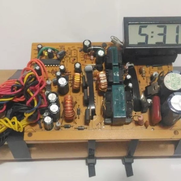 Relógio Decorativo De Mesa – Simulacro Bomba